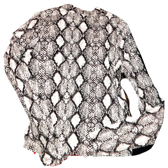 White and black Henley long sleeved with snakeskin pattern - Picture 1 of 4